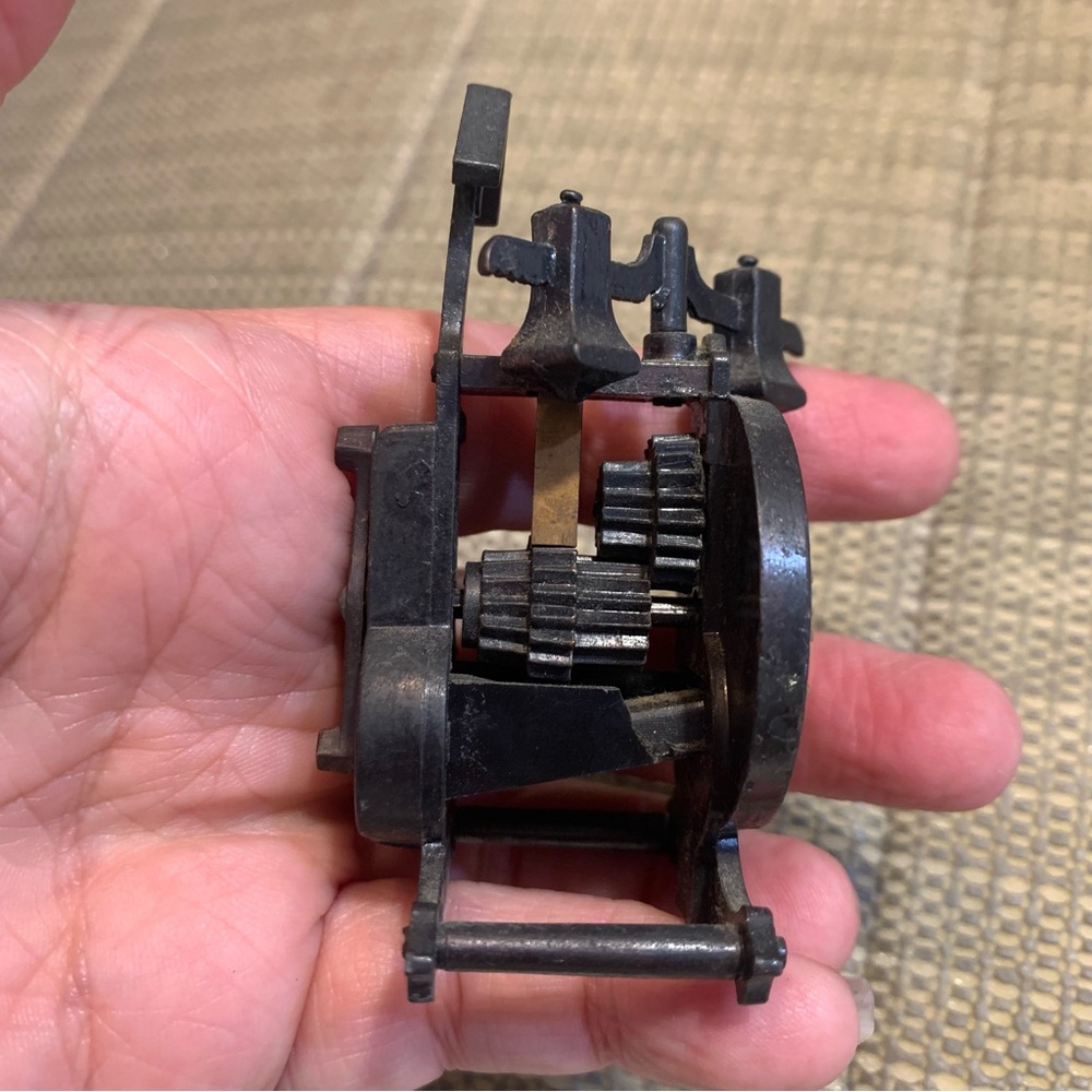 Vintage pencil sharpeners - Picture 2 of 12